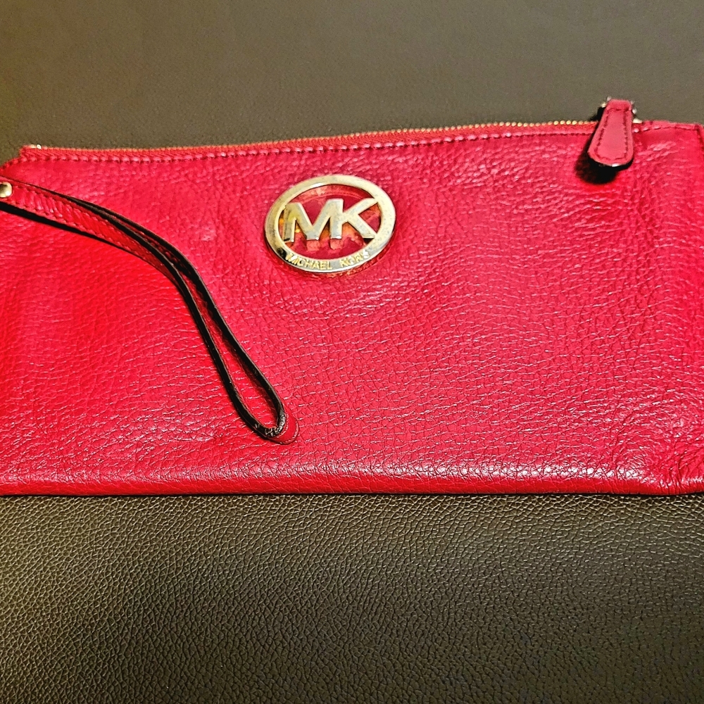 Michael Kors Jet Set wristlet/clutch/zippered pouch